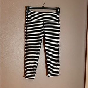 Athleta capri yoga pants